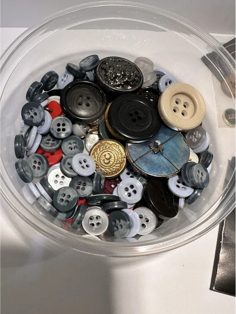 Vintage & Modern Assorted Sewing Buttons Bulk Lot Crafting Alfani Gitano Metal